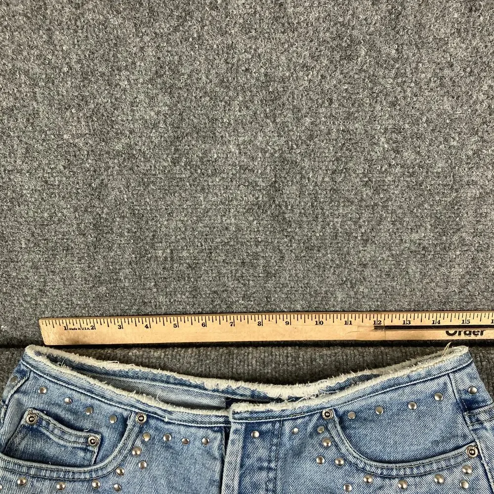 Wild Secret Denim Shorts Womens 9 Light Wash Studded Distressed‎ Frayed Hem